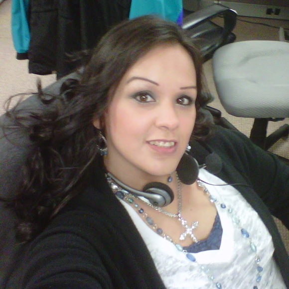 Meet your Posher, Jennifer - Picture 2 of 2